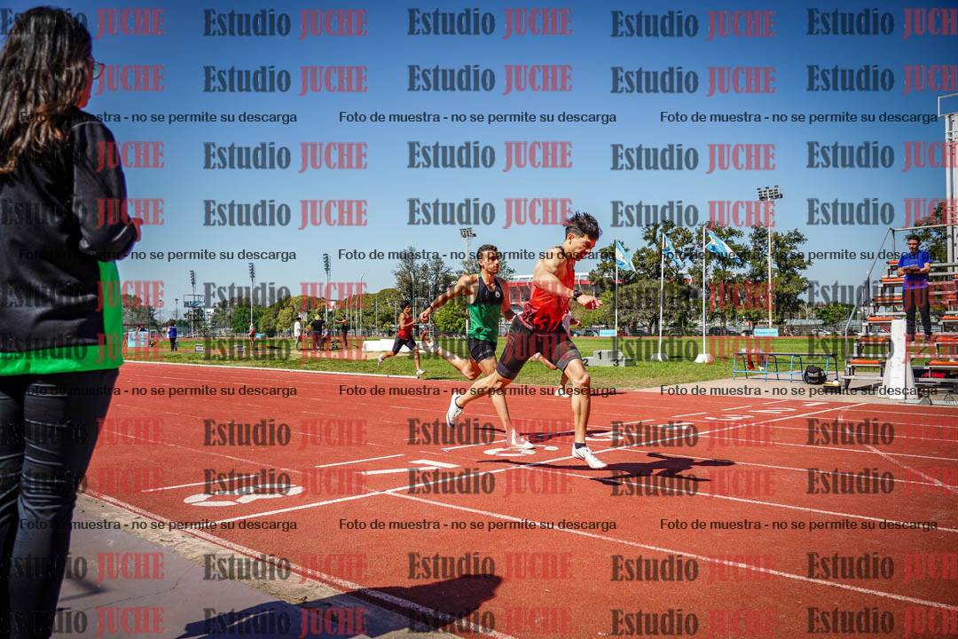 Fotos de los 400 m llanos de varones