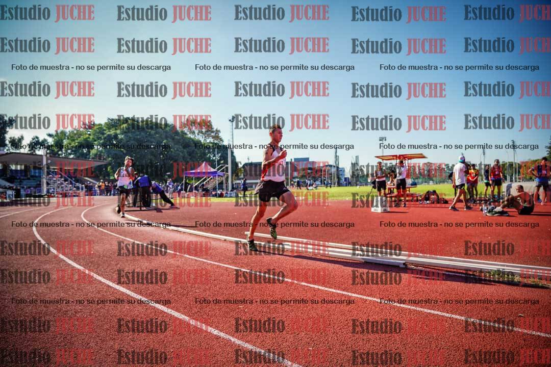 Fotos de los 800 m llanos de varones