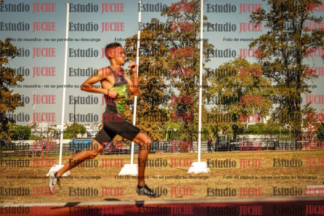 Fotos de los 800 m llanos de varones