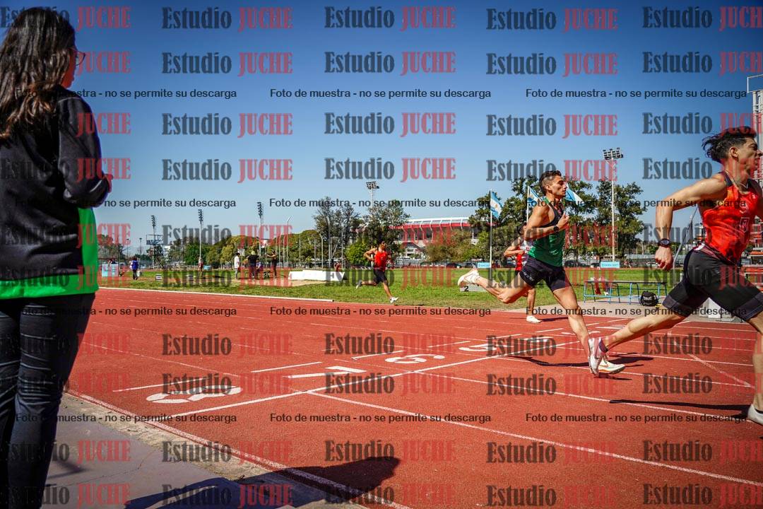 Fotos de los 400 m llanos de varones
