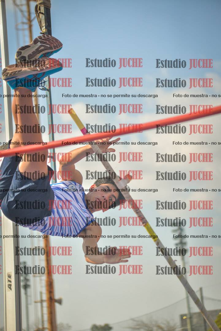 Fotos del salto con garrocha de varones - decatlón 8