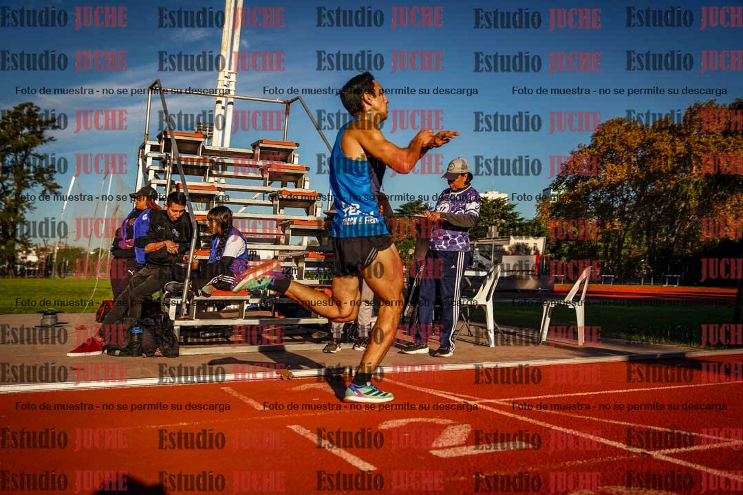 Fotos de los 3000 m llanos de varones