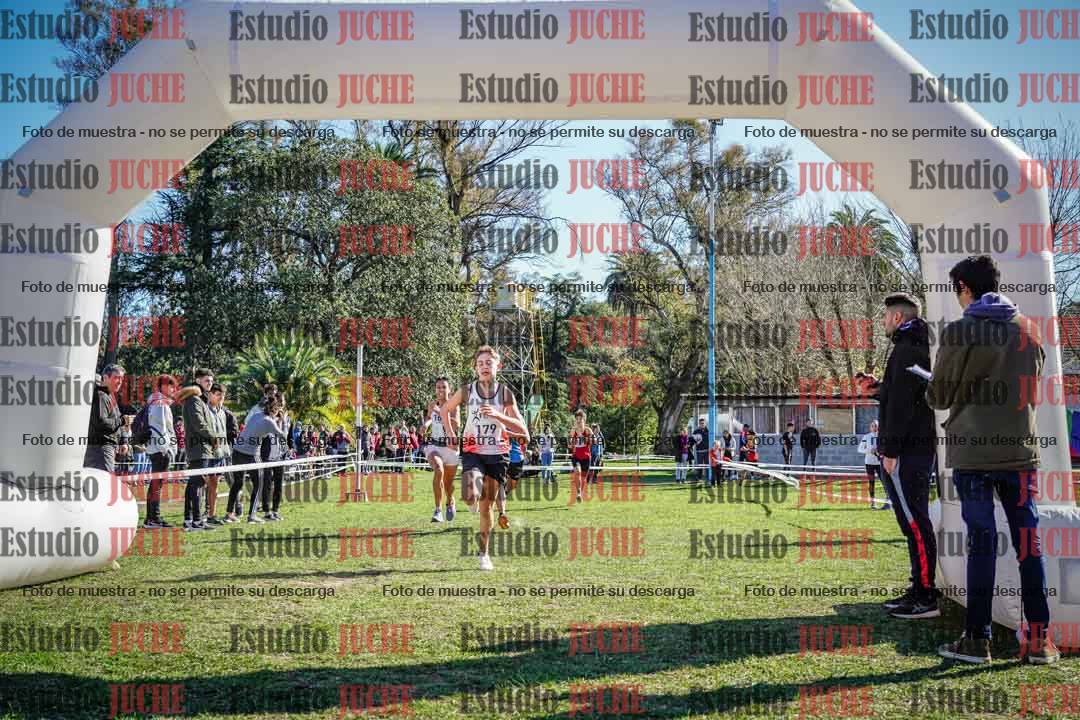 Fotos de la llegada del cross de 2000 m