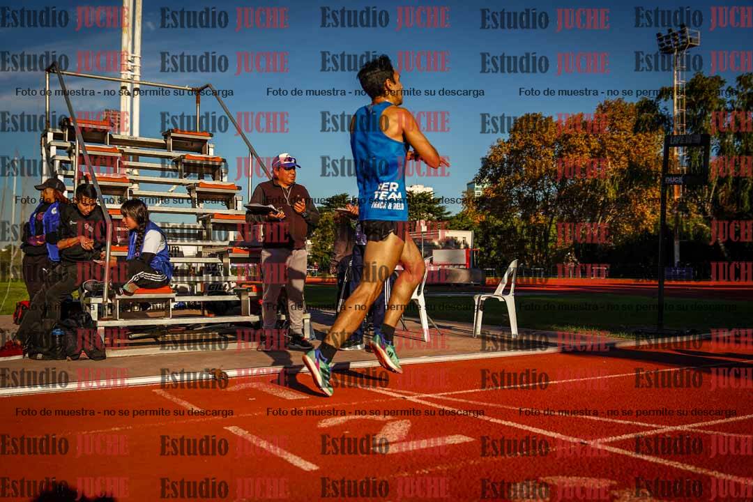 Fotos de los 3000 m llanos de varones