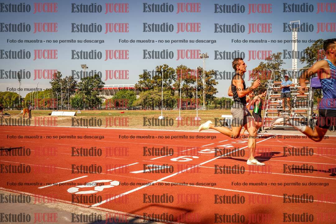 Fotos de los 400 m llanos de varones