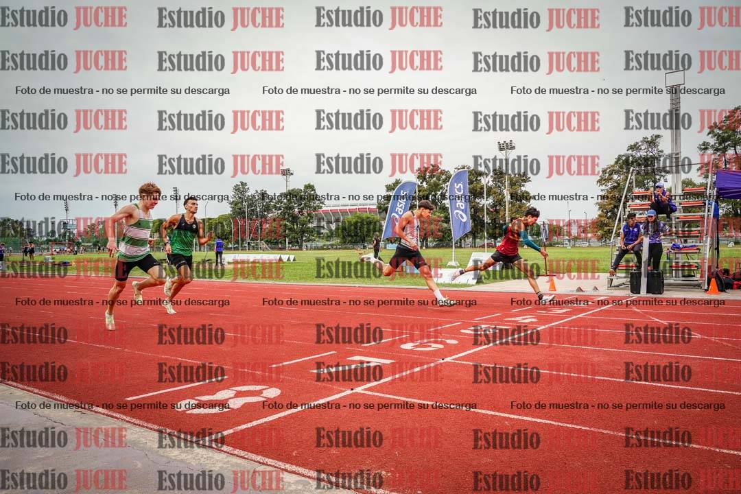 Fotos de los 400 m llanos de varones