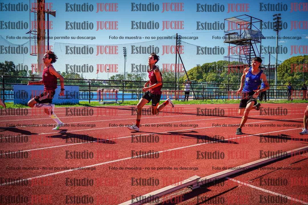 Fotos de los 200 m llanos de varones