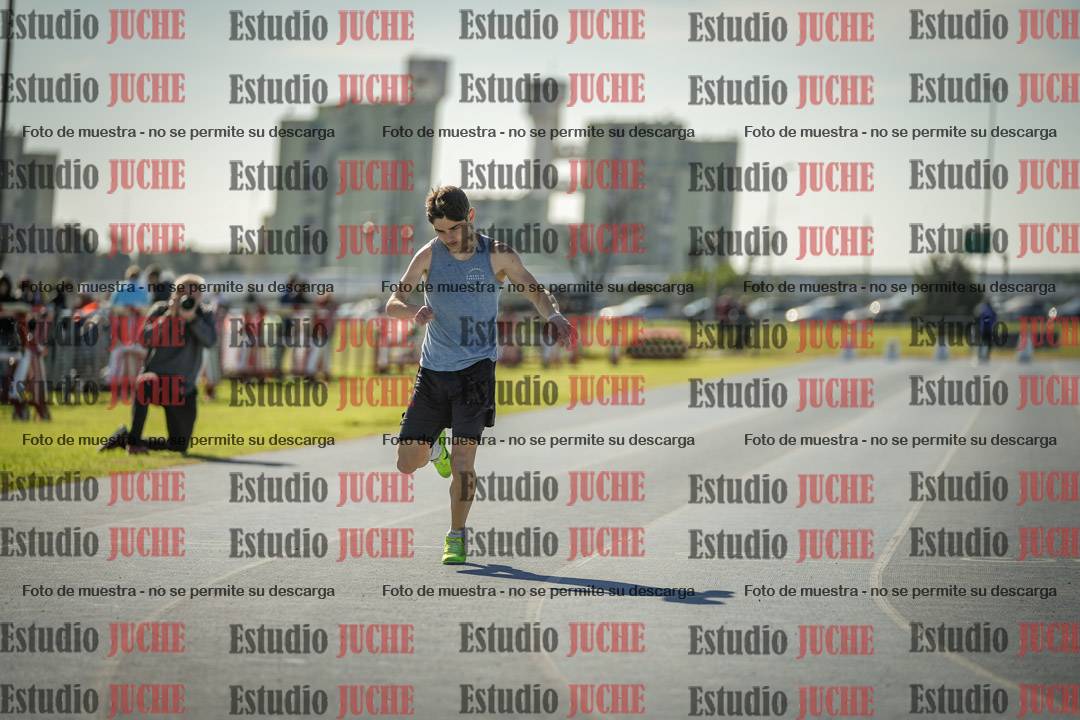 Fotos de los 400 m llanos de varones