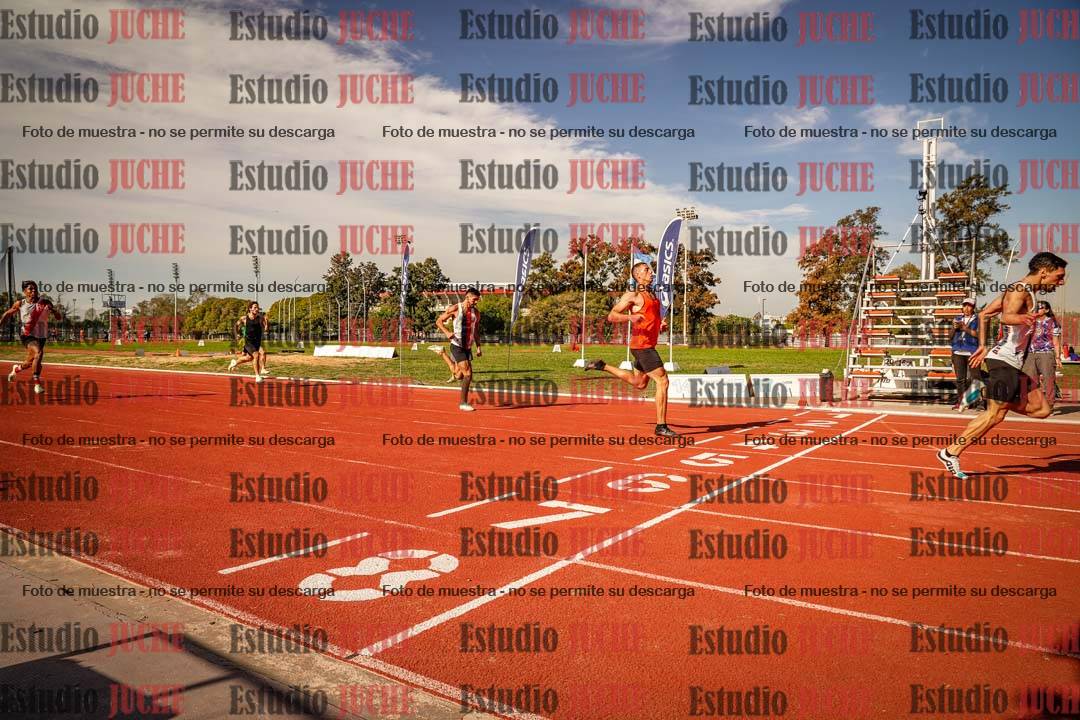 Fotos de los 400 m llanos de varones