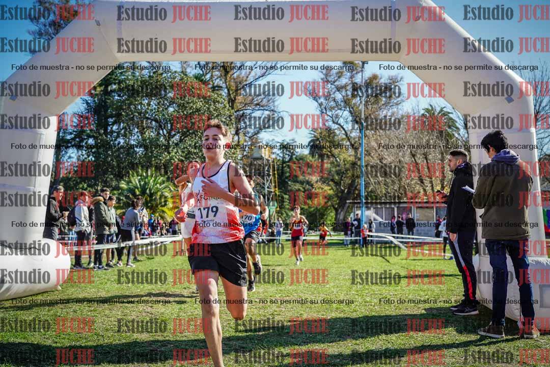Fotos de la llegada del cross de 2000 m