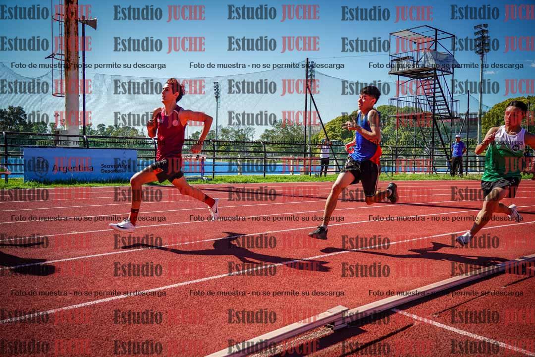 Fotos de los 200 m llanos de varones