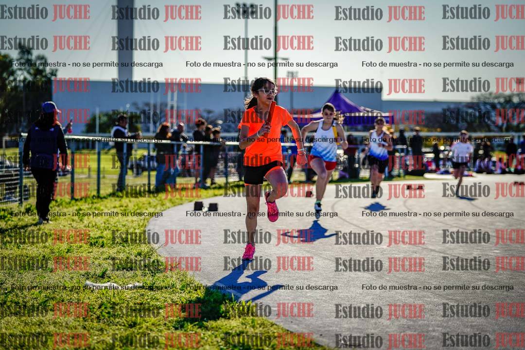 Fotos de las postas 5x80 m de mujeres