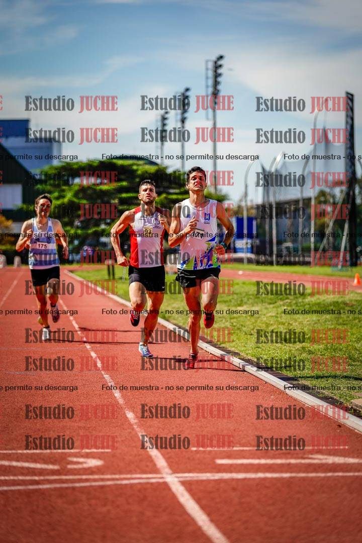 Fotos de los 800 m llanos de varones