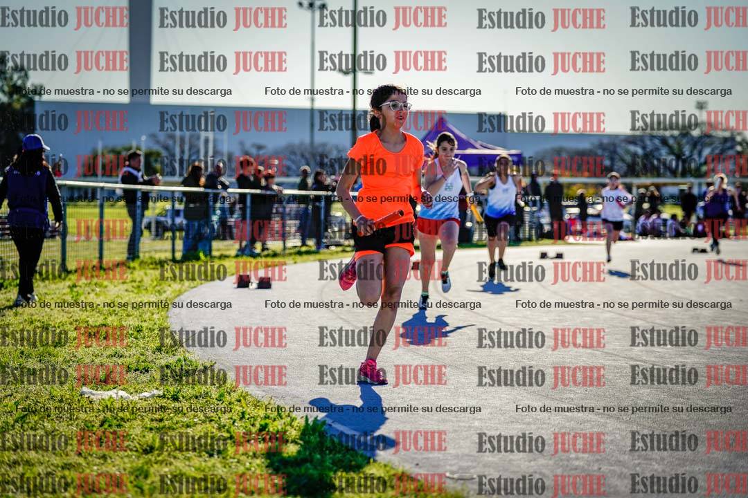 Fotos de las postas 5x80 m de mujeres