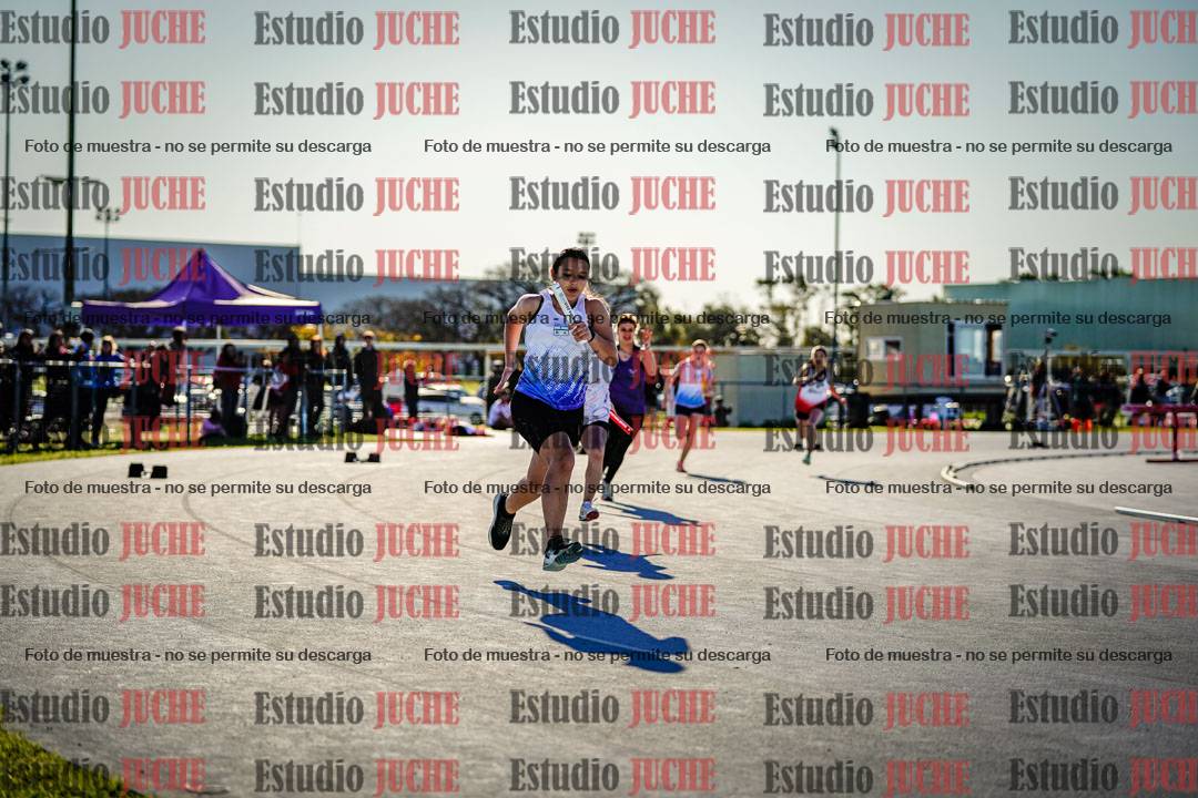 Fotos de las postas 5x80 m de mujeres