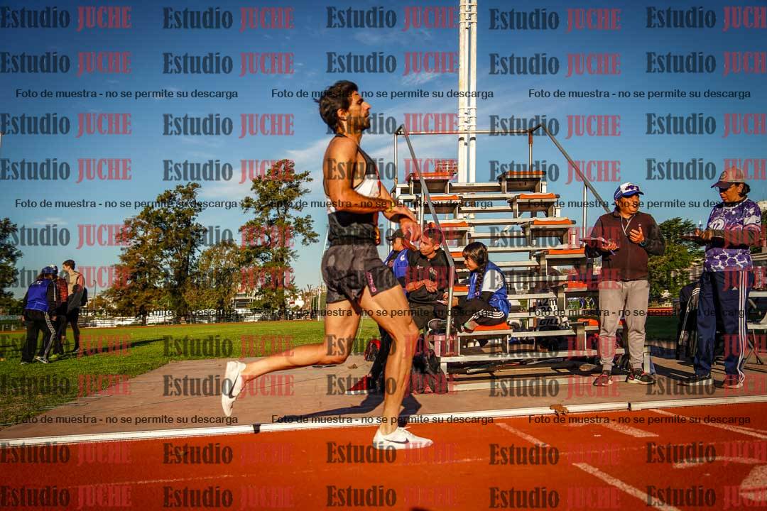 Fotos de los 3000 m llanos de varones