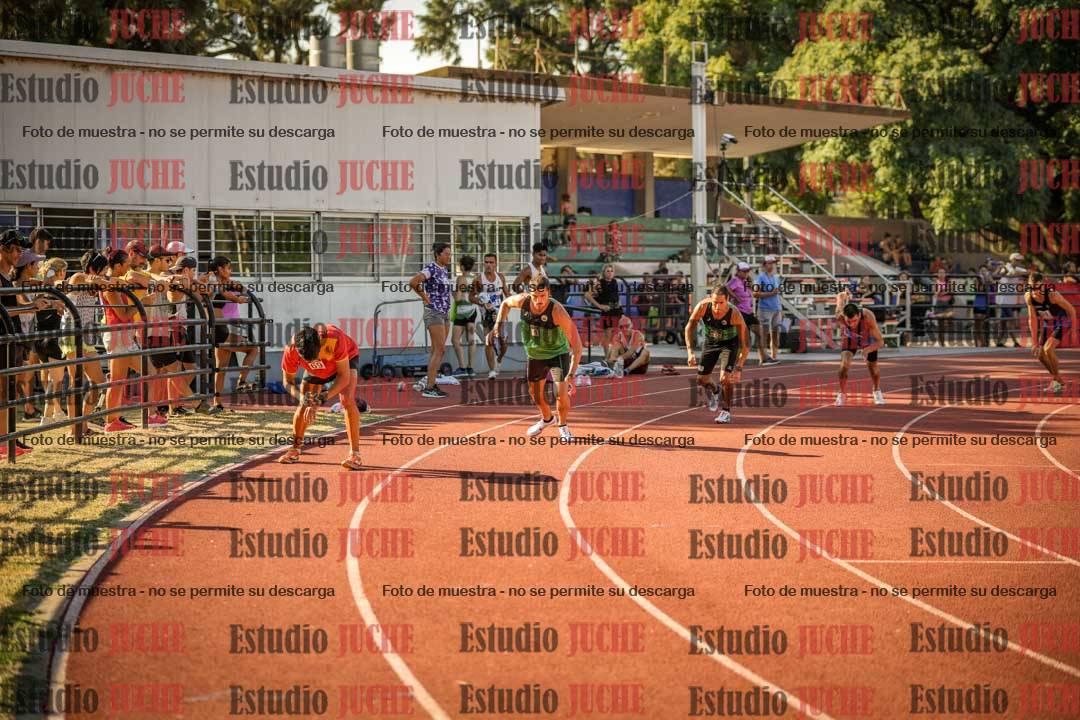 Fotos de los 800 m llanos de varones