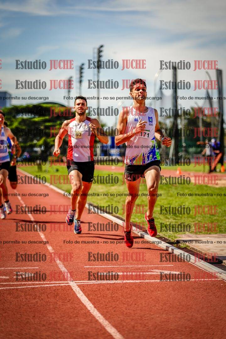 Fotos de los 800 m llanos de varones