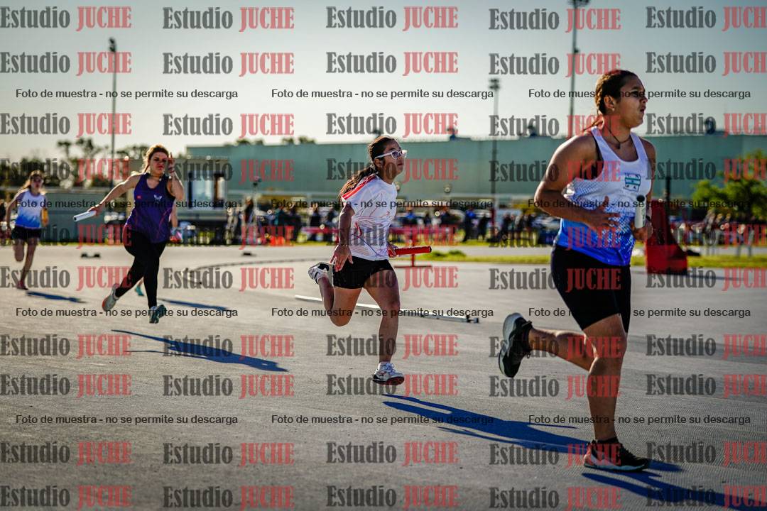 Fotos de las postas 5x80 m de mujeres