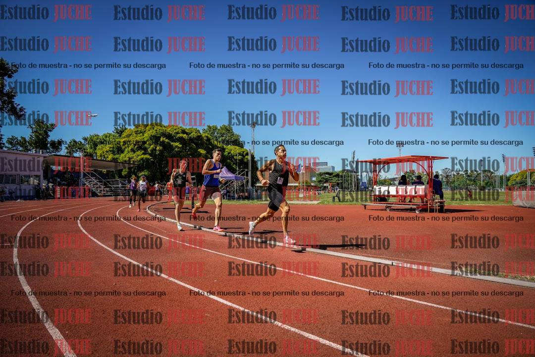 Fotos de los 800 m llanos de varones