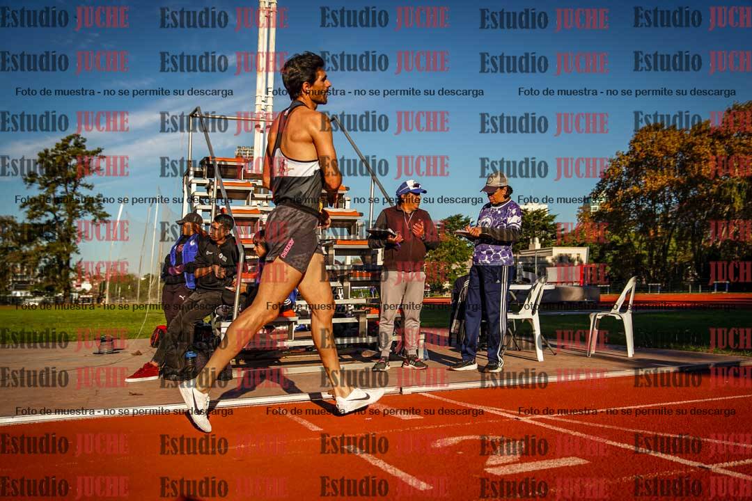 Fotos de los 3000 m llanos de varones