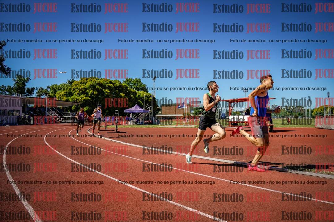 Fotos de los 800 m llanos de varones