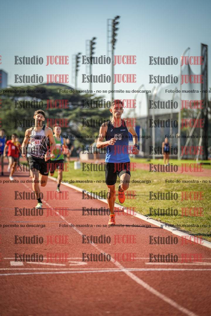 Fotos de los 800 m llanos de varones