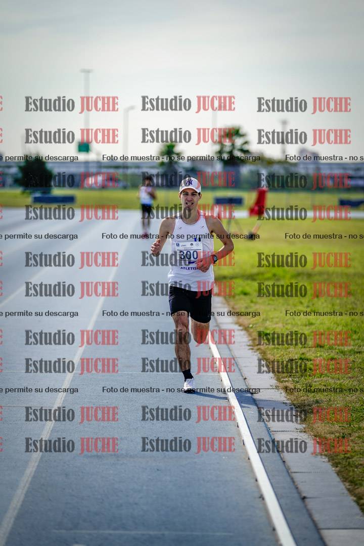 Fotos de los 3000 m llanos de varones