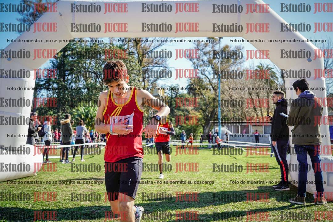 Fotos de la llegada del cross de 2000 m