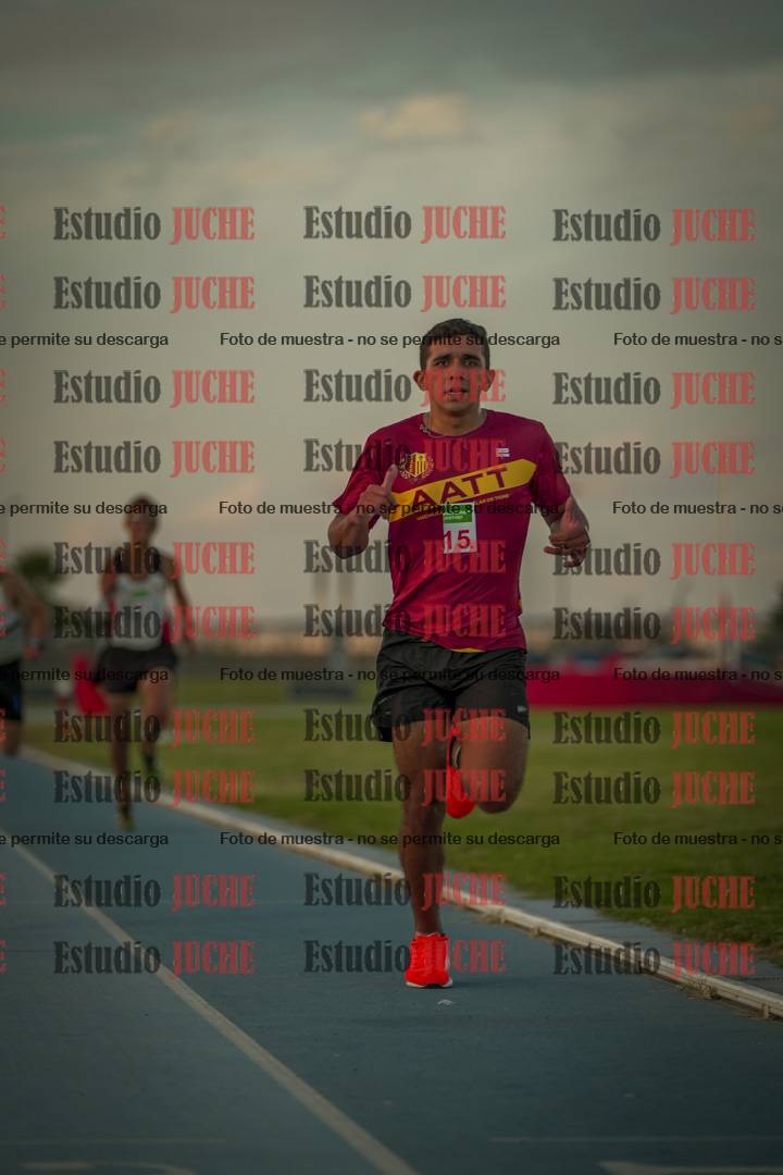 Fotos de los 3000 m llanos de varones