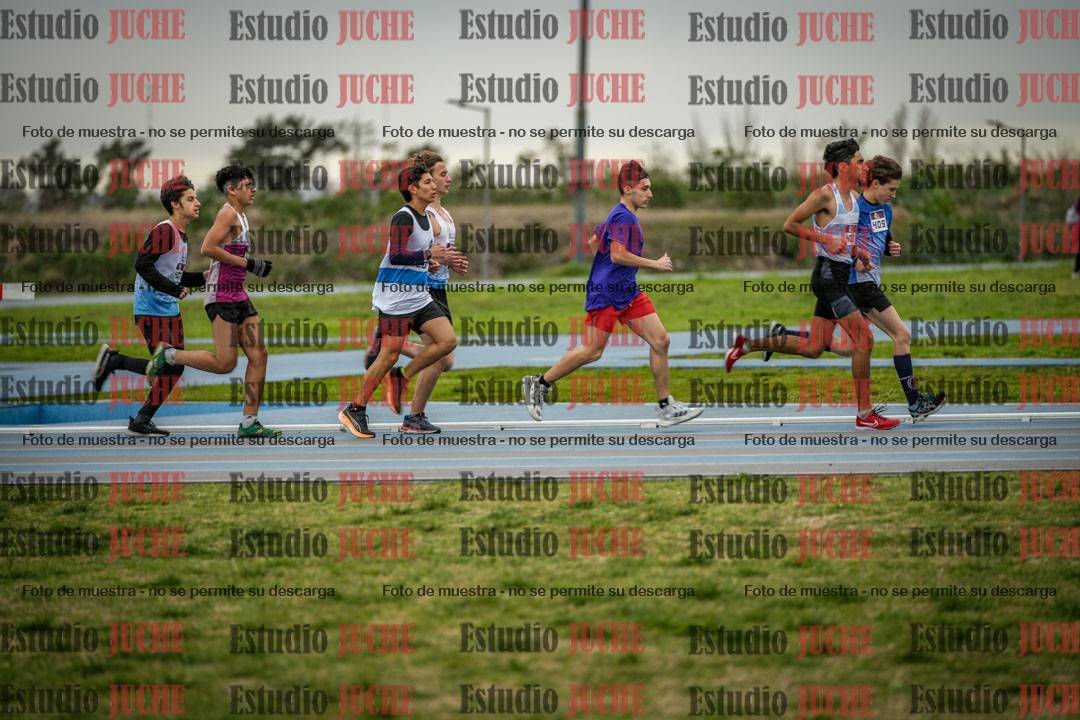 Fotos de los 3000 m llanos de varones - U17 (incluye la marcha atlética)