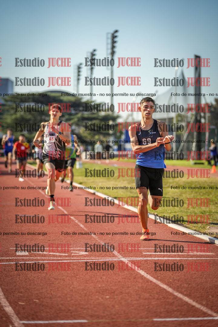 Fotos de los 800 m llanos de varones