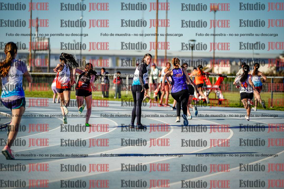 Fotos de las postas 5x80 m de mujeres