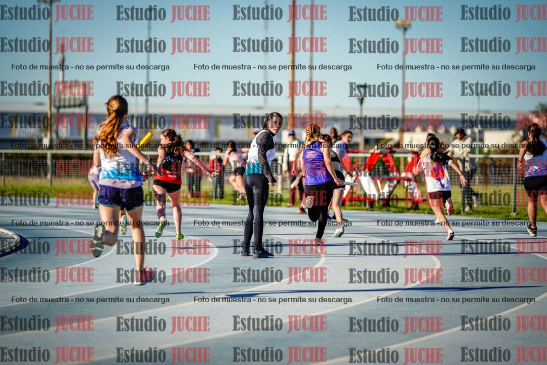 Fotos de las postas 5x80 m de mujeres