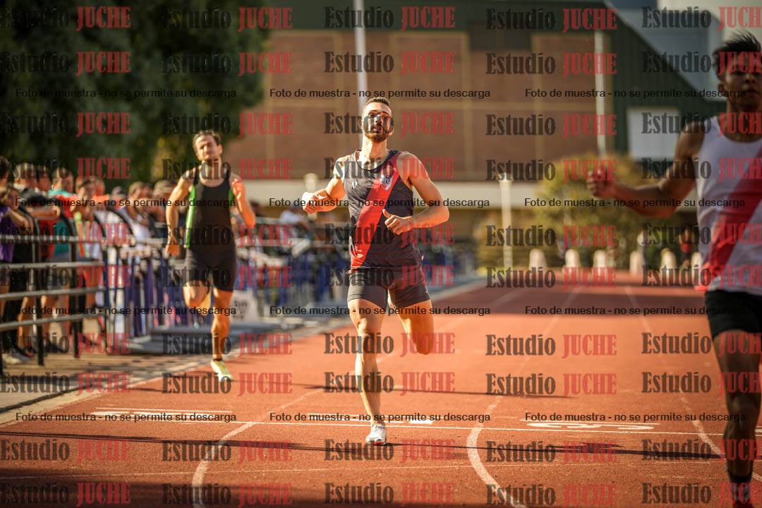 Fotos de los 400 m llanos de varones