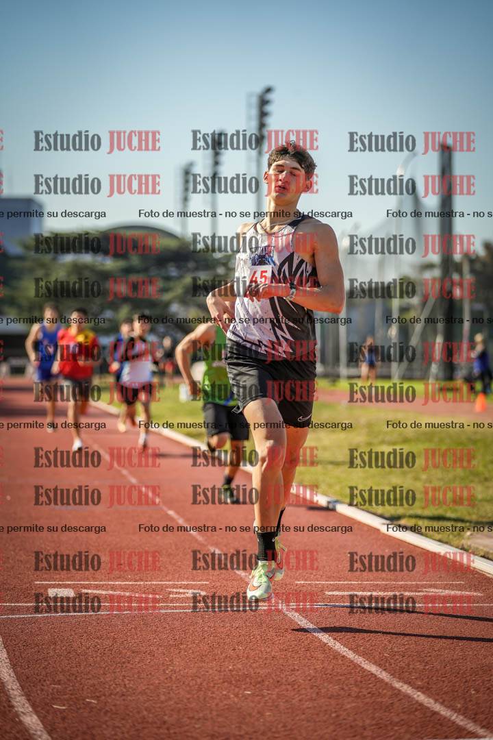Fotos de los 800 m llanos de varones