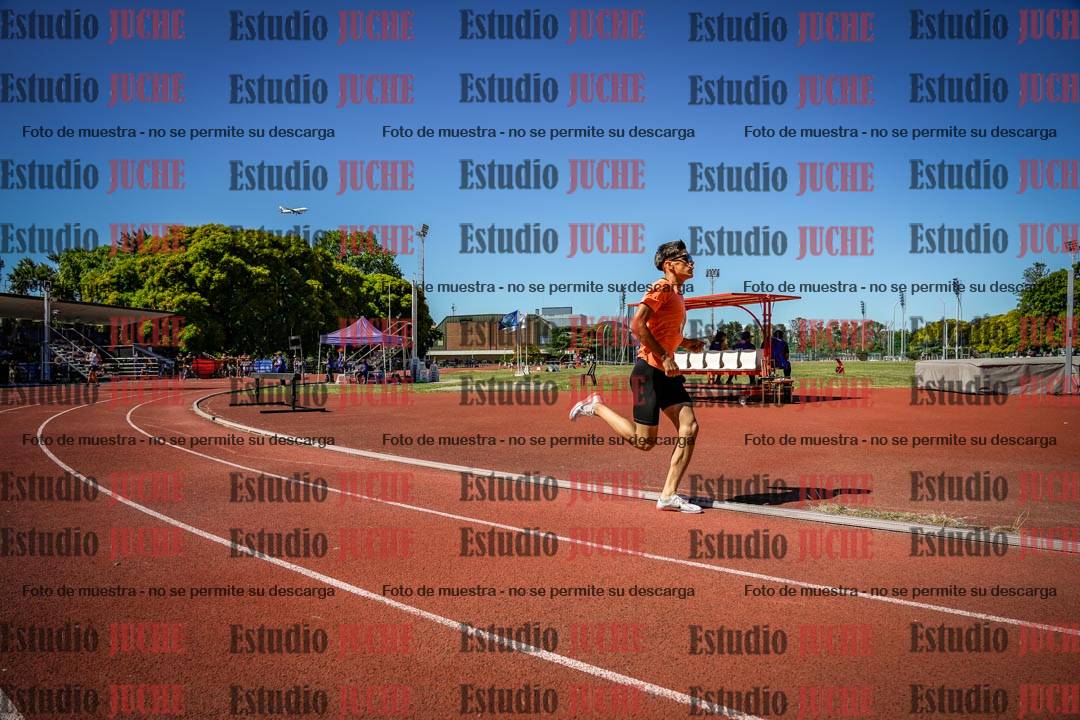 Fotos de los 800 m llanos de varones