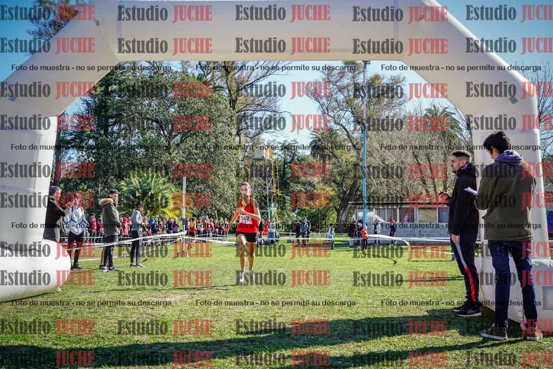 Fotos de la llegada del cross de 2000 m