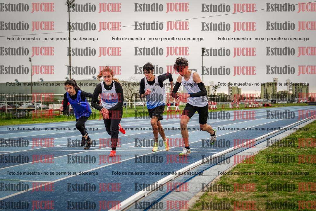 Fotos de los 800 m llanos de varones - heptatlón y hexatlón