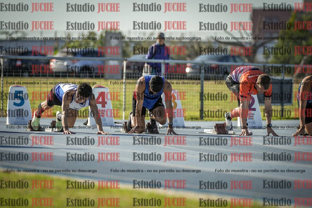 Fotos de los 100 m llanos de varones - FINAL