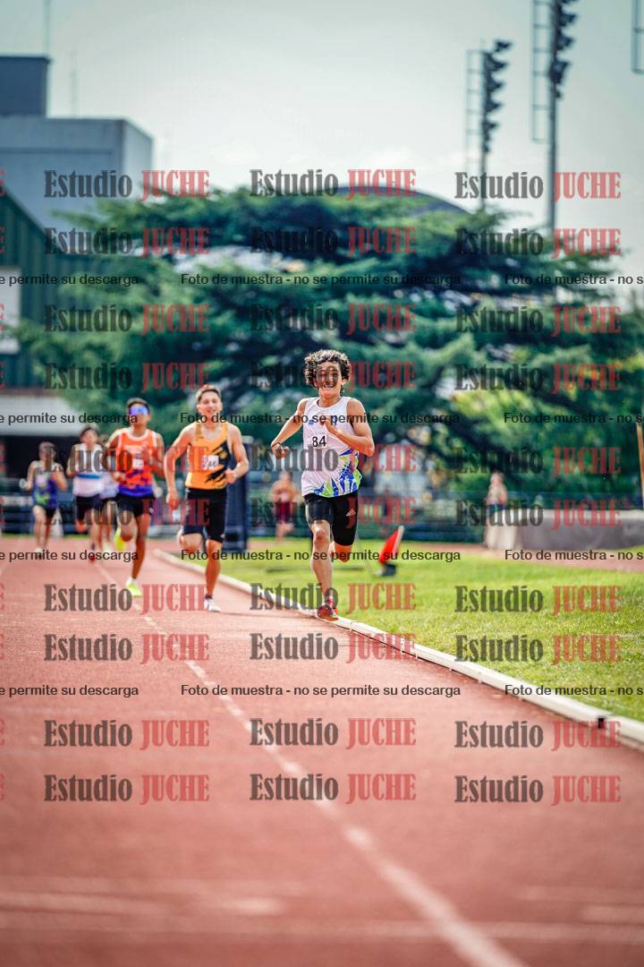 Fotos de los 800 m llanos de varones
