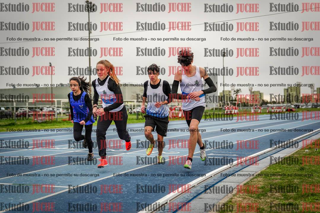 Fotos de los 800 m llanos de varones - heptatlón y hexatlón