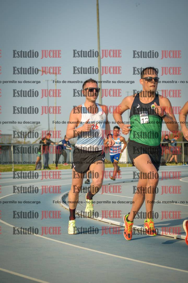 Fotos de los 3000 m llanos de varones