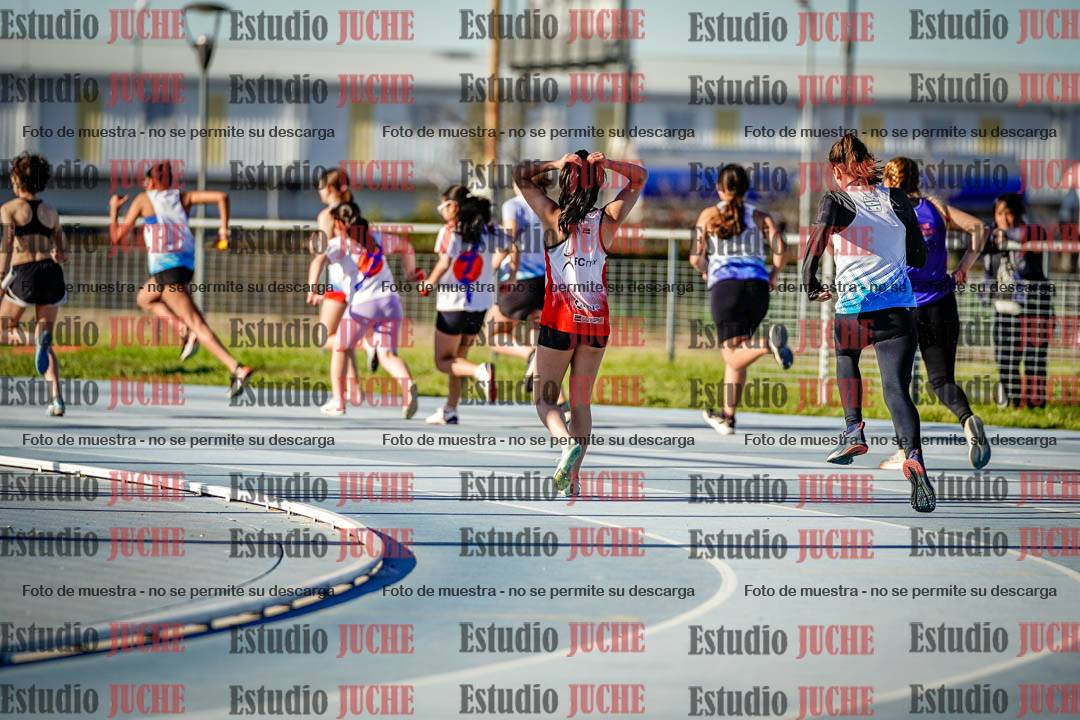 Fotos de las postas 5x80 m de mujeres
