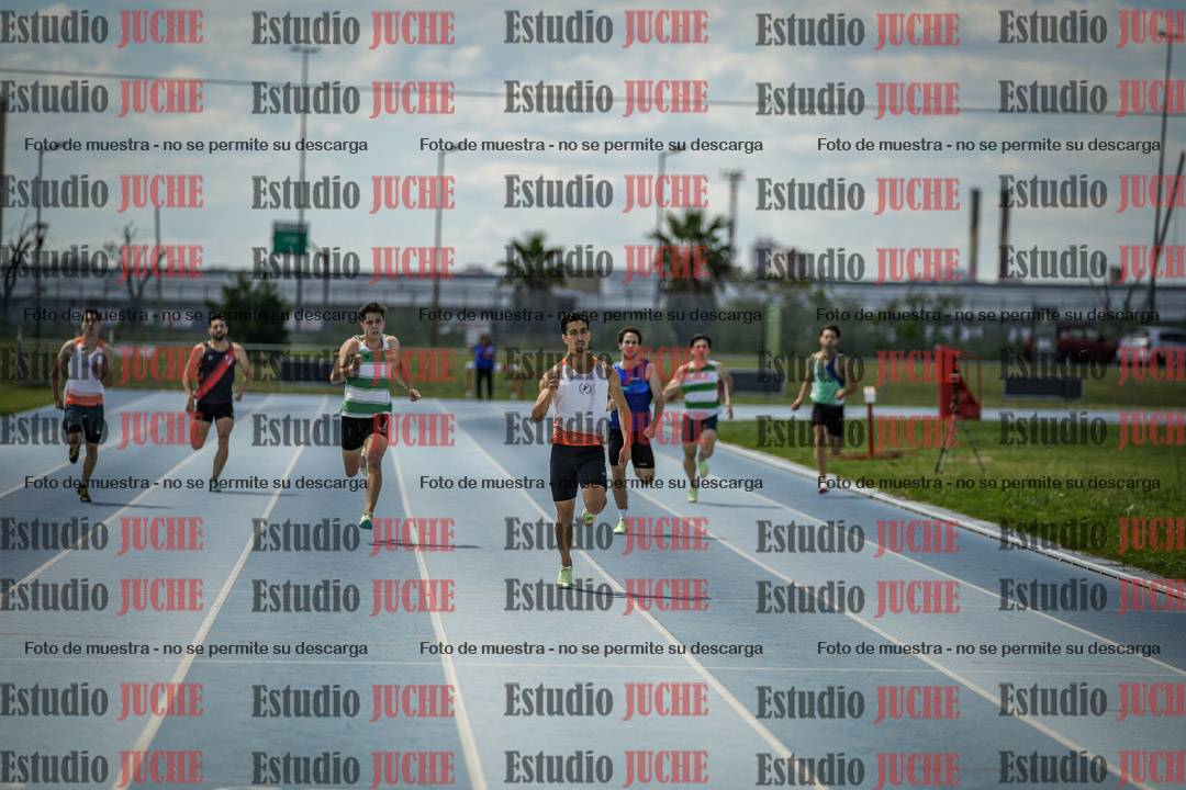 Fotos de los 400 m llanos de varones