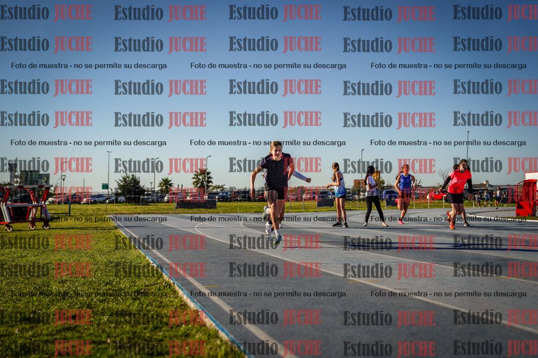 Fotos de las postas 5x80 m de mujeres