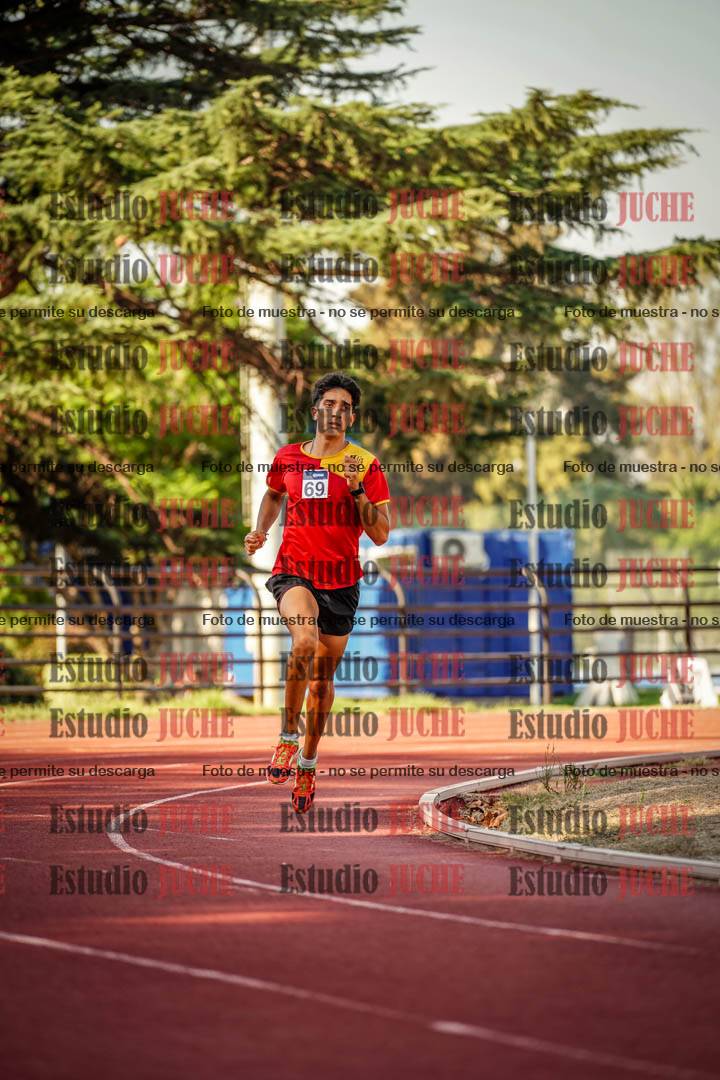 Fotos de los 800 m llanos de varones