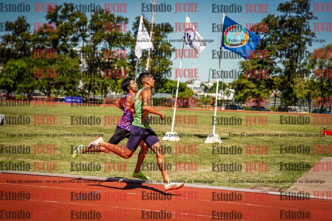 Fotos de los 800 m llanos de varones