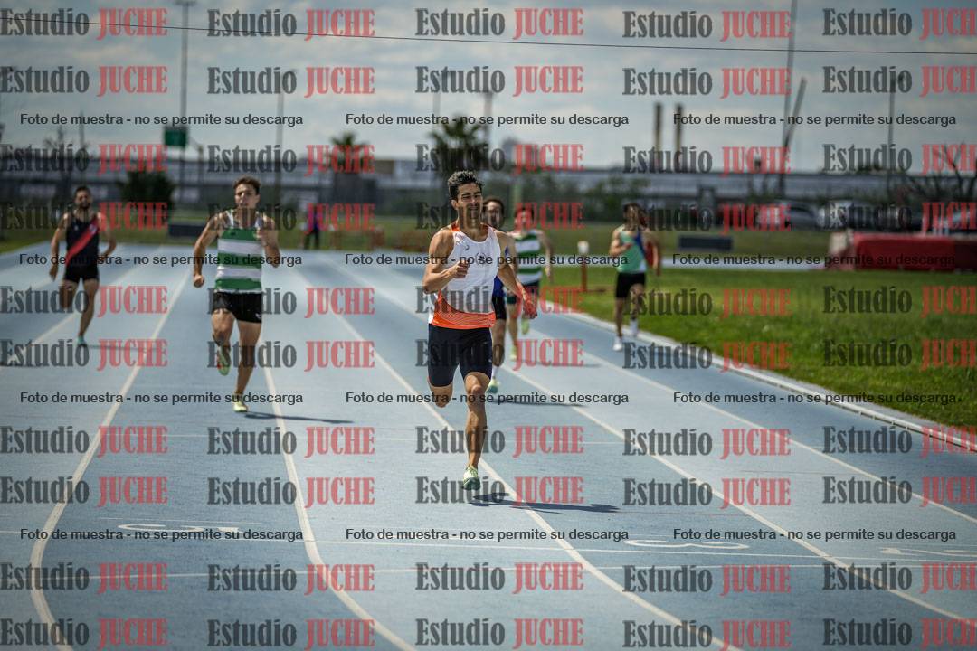 Fotos de los 400 m llanos de varones