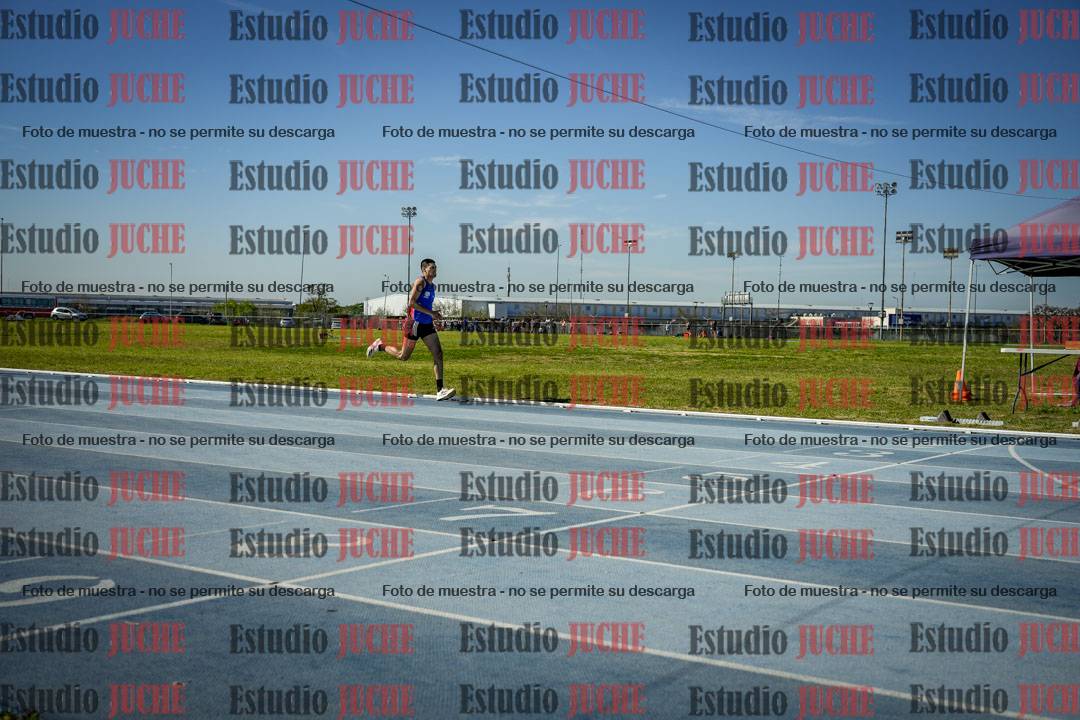 Fotos de los 400 m llanos de varones